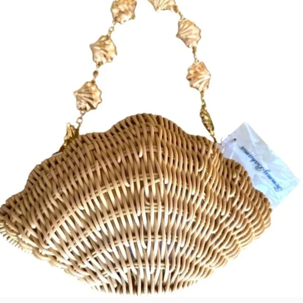 Tommy Bahama Wicker Seashell Clam Shell Handbag with Gold Seashell Strap NWT